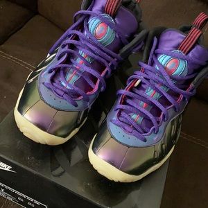 Nike little posite one grade school boys